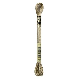 DMC 317W Moulin&eacute; metalisse borduurgaren 6 draads 8 meter - Kleur E677